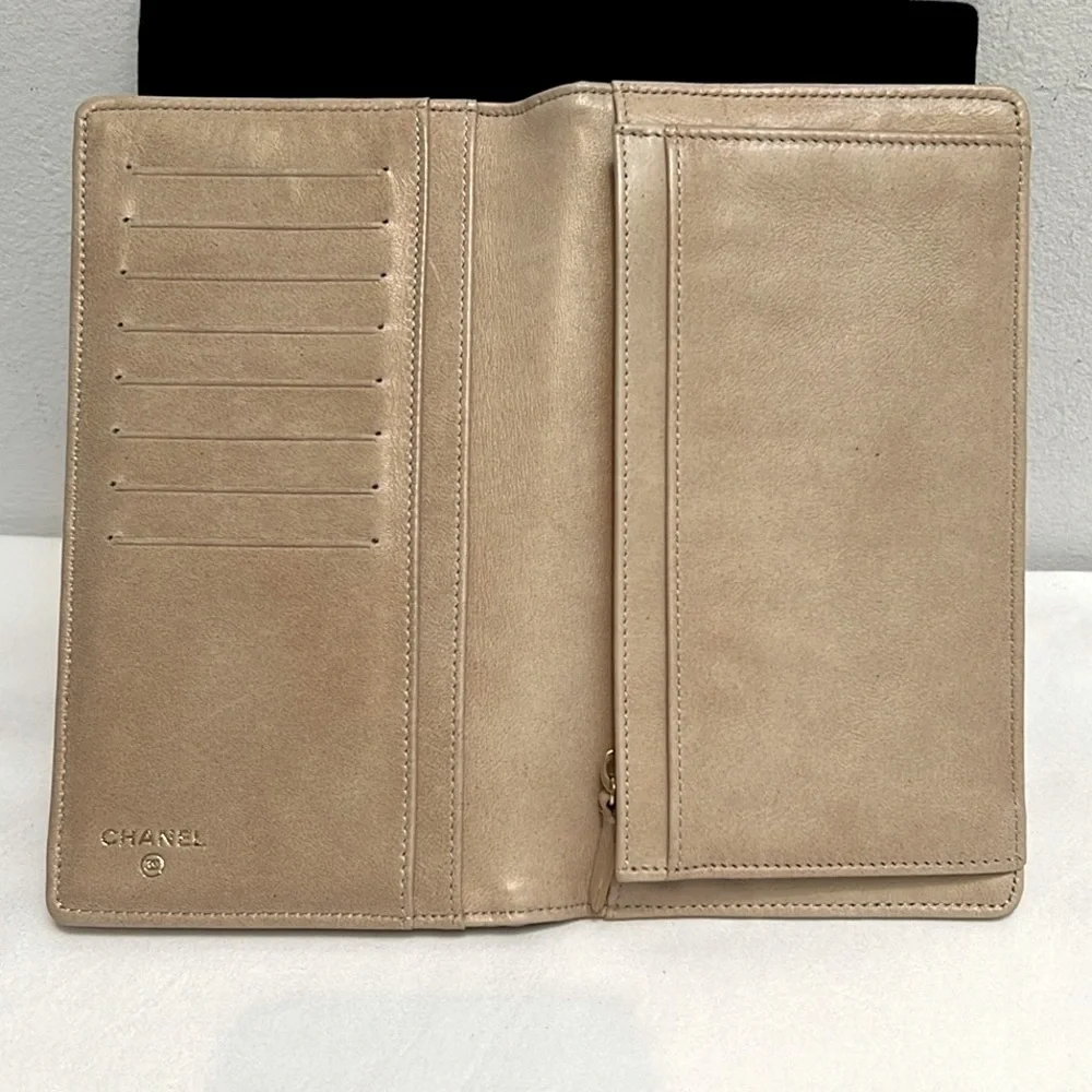 Chanel Camelia Yen Billfold Wallet